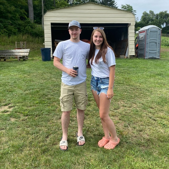 Meet your Posher, Stephanie - Picture 3 of 14